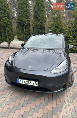 Tesla Model Y  2024