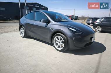 Tesla Model Y  2023