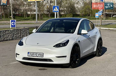 Tesla Model Y  2021