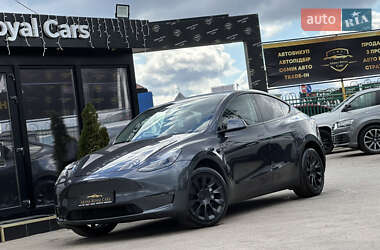 Tesla Model Y  2024