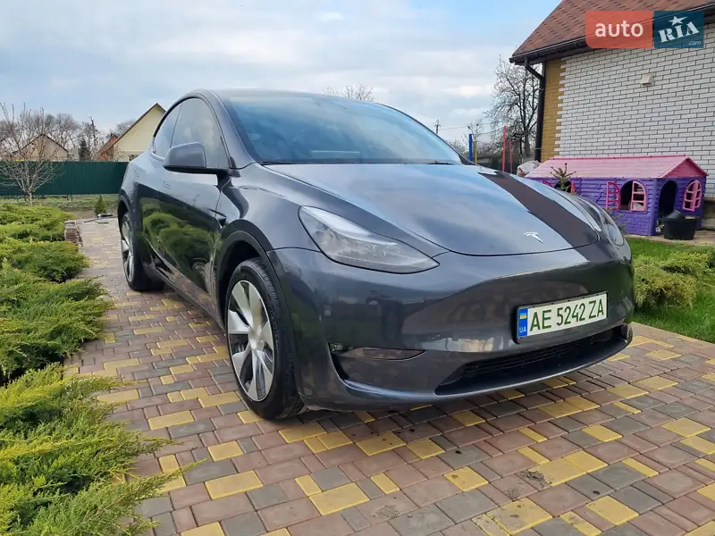 Tesla Model Y 2023