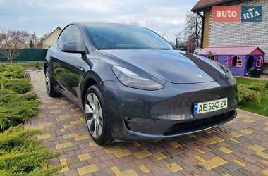 Tesla Model Y  2023