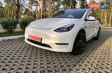Tesla Model Y  2024