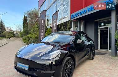 Tesla Model Y  2023