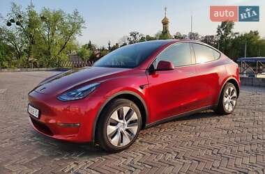 Tesla Model Y  2024