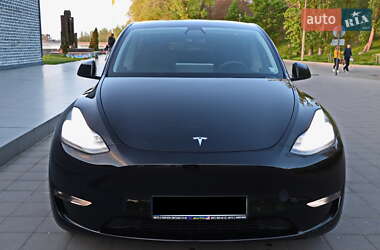 Tesla Model Y  2021
