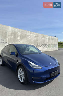 Tesla Model Y  2023