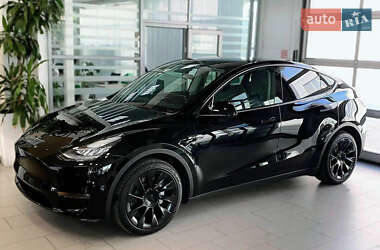 Tesla Model Y  2023