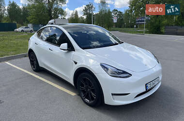 Tesla Model Y  2021