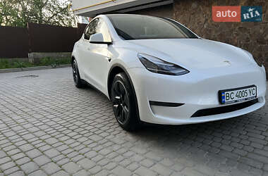 Tesla Model Y  2020