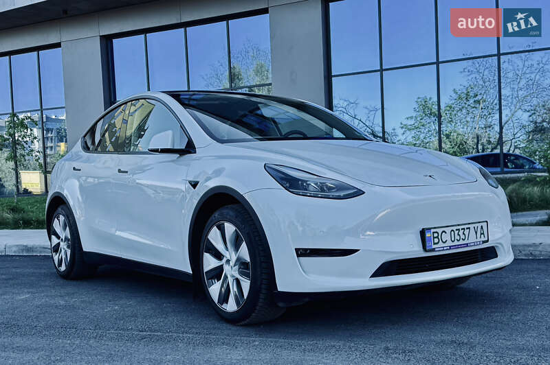 Позашляховик / Кросовер Tesla Model Y