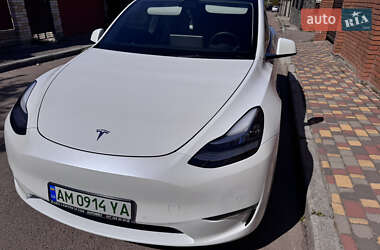 Tesla Model Y  2021
