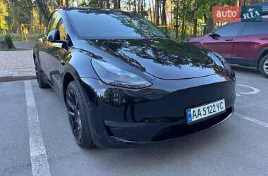 Tesla Model Y  2024