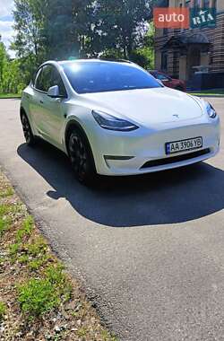 Tesla Model Y  2023