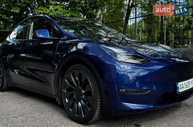 Tesla Model Y  2022