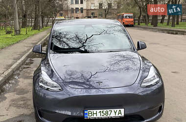 Tesla Model Y  2020