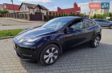 Tesla Model Y  2023