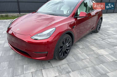 Tesla Model Y  2024