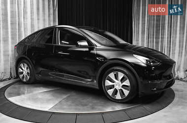 Tesla Model Y  2023