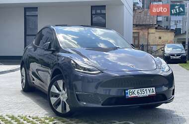 Tesla Model Y  2022