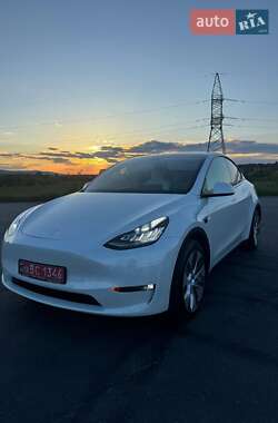 Tesla Model Y  2022