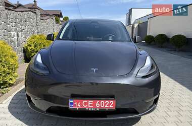 Tesla Model Y  2024