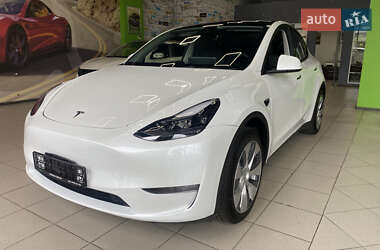 Tesla Model Y  2024