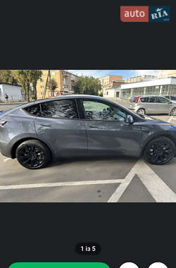 Tesla Model Y  2020