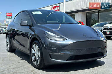 Tesla Model Y  2024