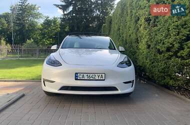 Tesla Model Y  2024