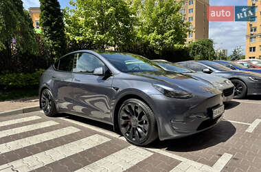 Tesla Model Y  2023