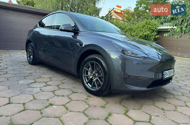 Tesla Model Y  2023
