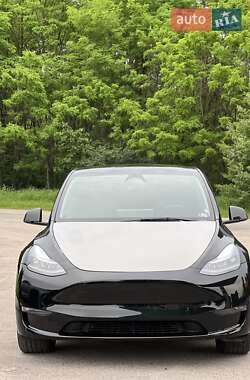 Tesla Model Y  2023