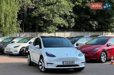 Tesla Model Y  2023