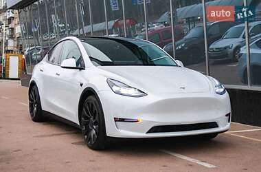 Tesla Model Y  2022