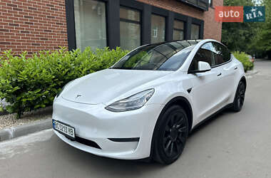 Tesla Model Y  2020