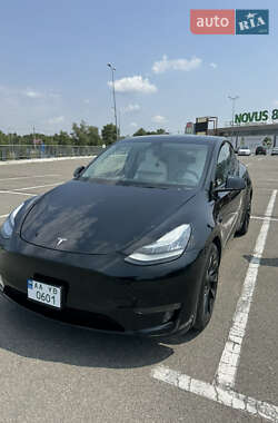 Tesla Model Y  2021