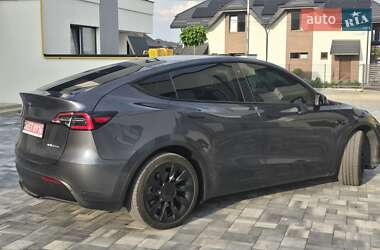 Tesla Model Y  2021