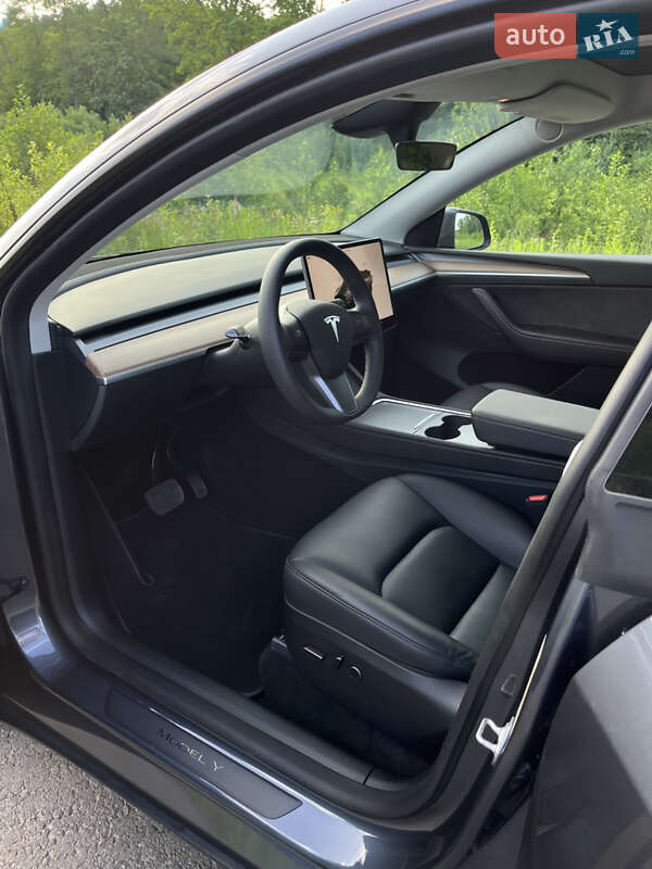 Внедорожник / Кроссовер Tesla Model Y 2023 в Дрогобыче
