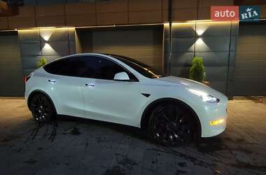 Tesla Model Y  2021