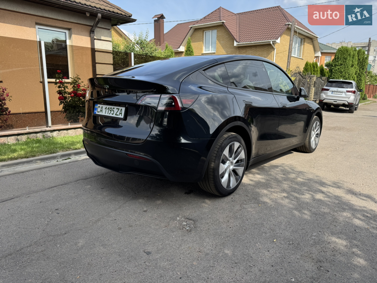 2023 Tesla Model Y - мініатюра 3