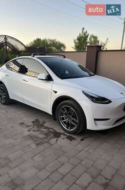 Tesla Model Y  2023