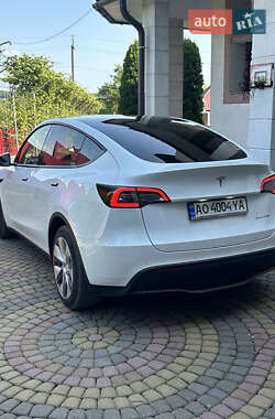 Tesla Model Y  2022