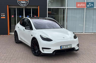 Tesla Model Y  2020