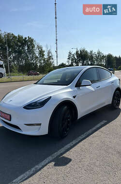 Tesla Model Y  2024