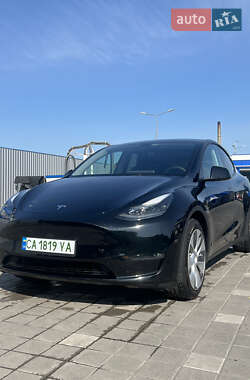 Tesla Model Y  2023