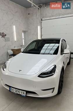 Tesla Model Y  2024