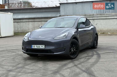 Tesla Model Y  2023