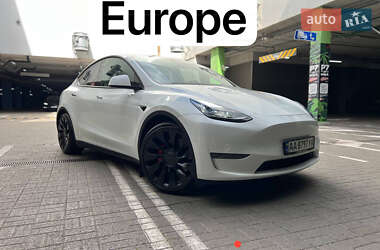 Tesla Model Y  2022