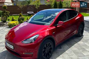 Tesla Model Y 2024